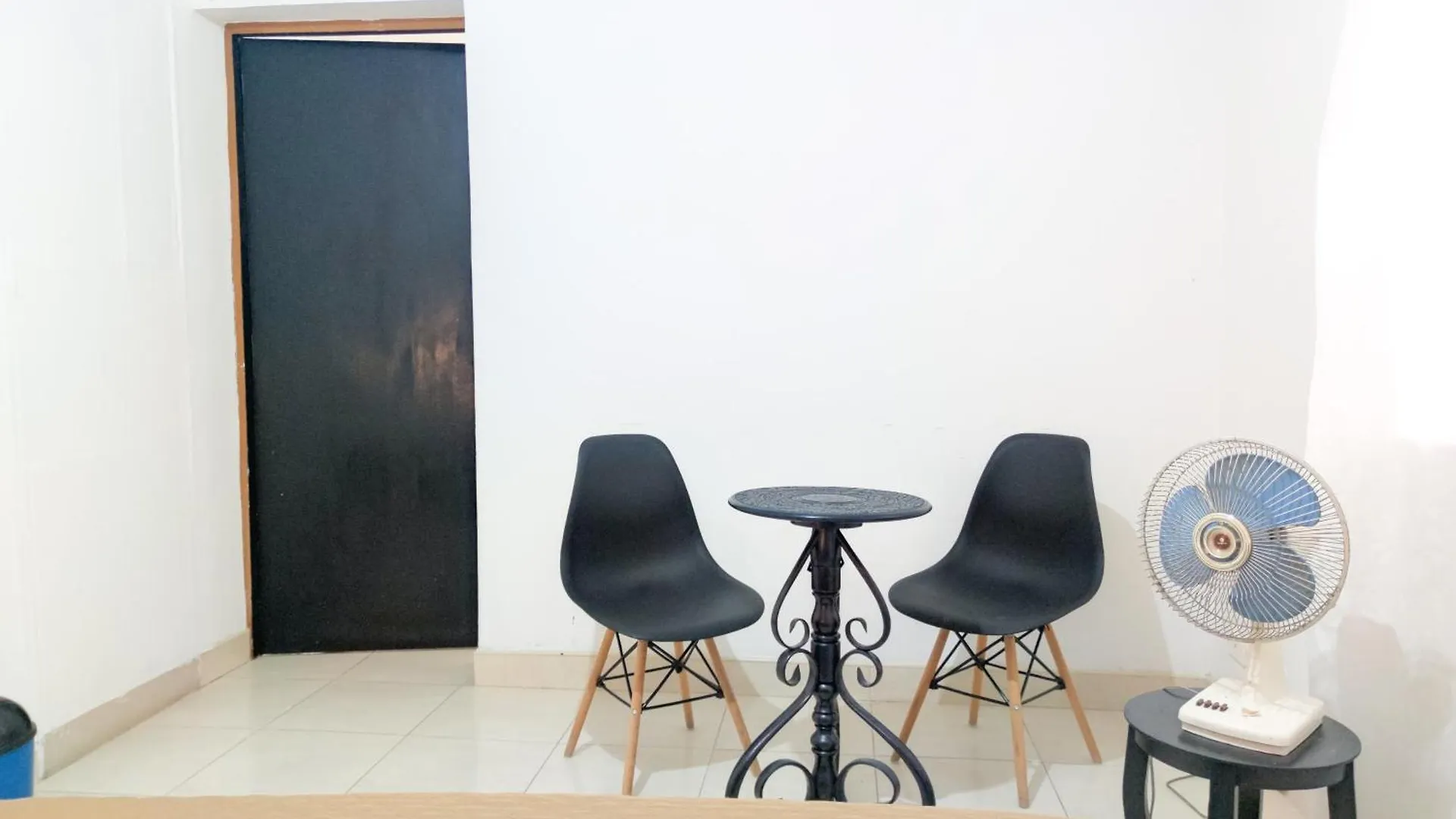 בית הארחה Hostal Casa Coliving מדיין